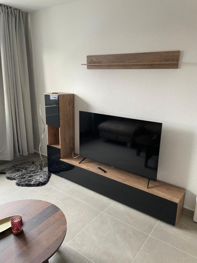 Apartment Paris3 *